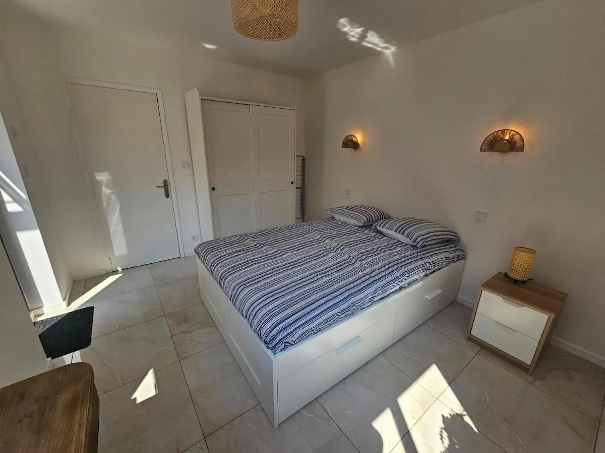Independent 2-Room Apartment Six Fours Six-Fours-les-Plages