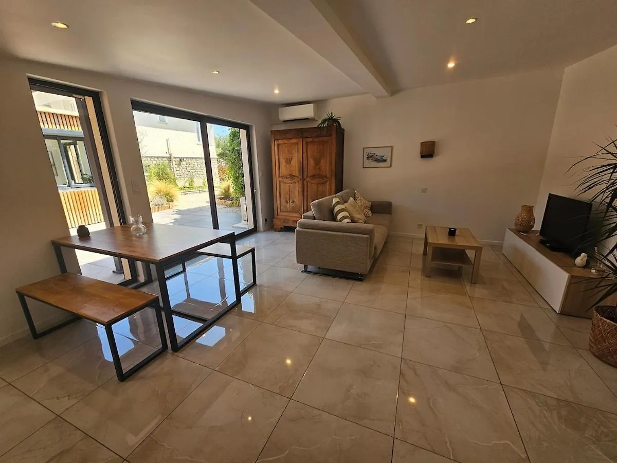 Independent 2-Room Apartment Six Fours Six-Fours-les-Plages France
