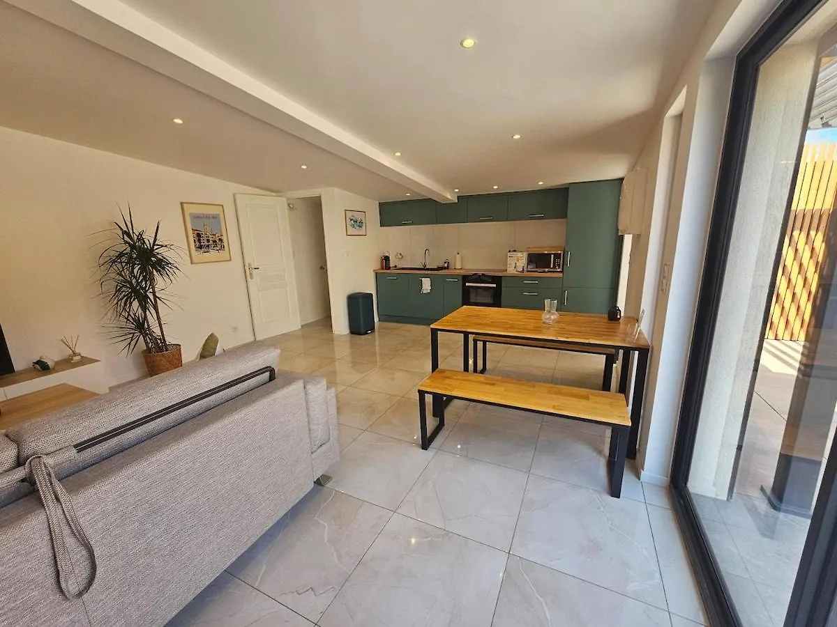 Independent 2-Room Apartment Six Fours Six-Fours-les-Plages